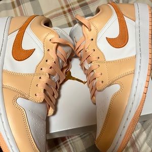 Size 9 women’s Jordan 1 low